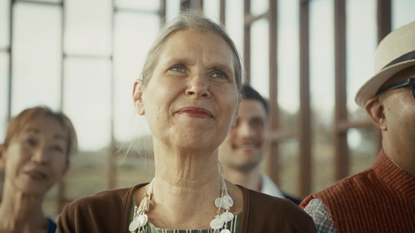 Ray White — Cinema Ad still 2